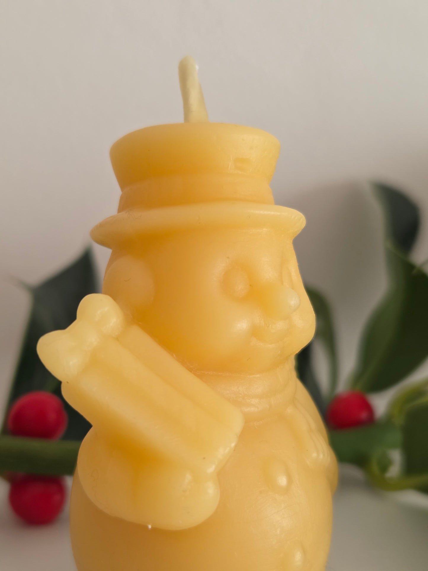 Beeswax Snowman Candle