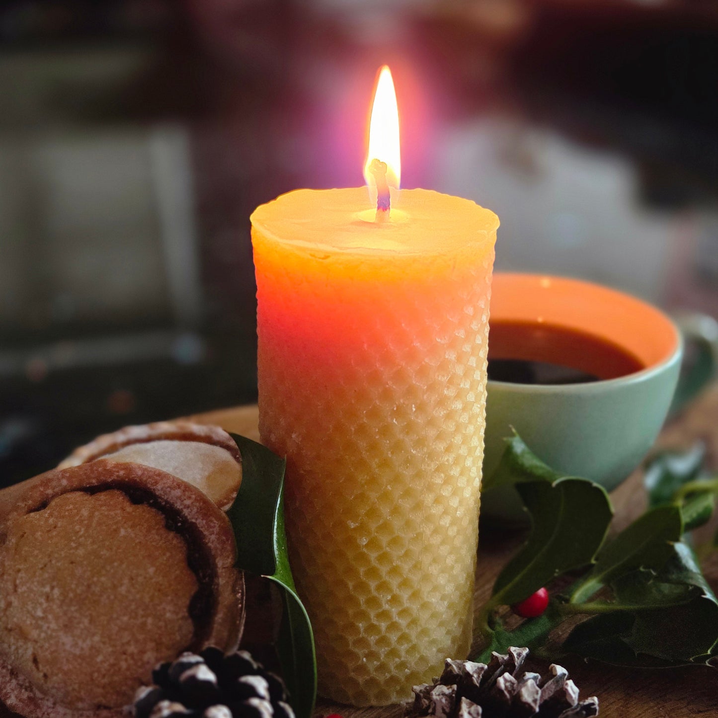 Beeswax Honeycomb Cylinder Candle