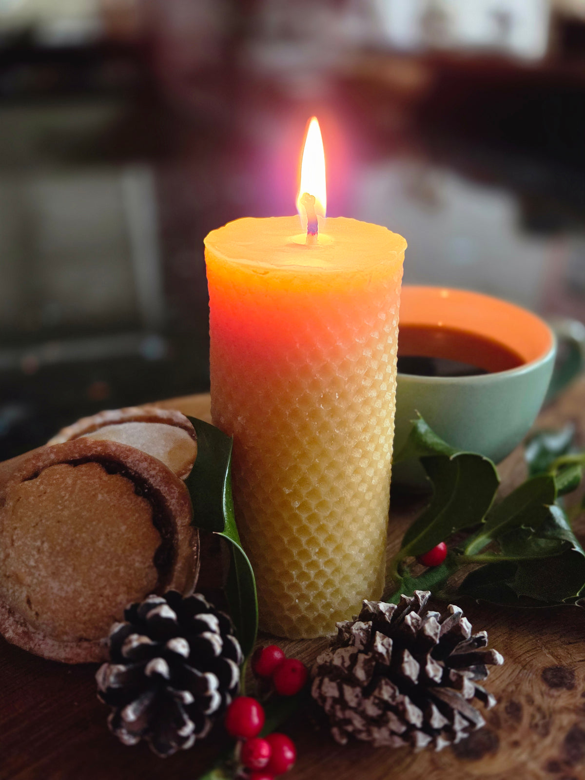 Beeswax Honeycomb Cylinder Candle